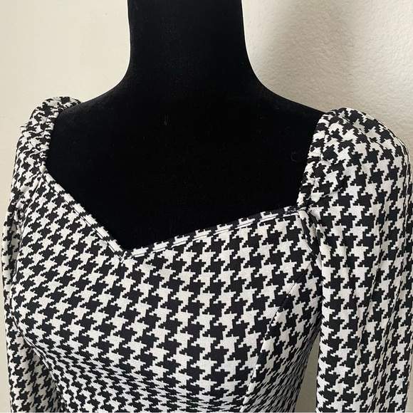Houndstooth Top - Picture 2 of 4
